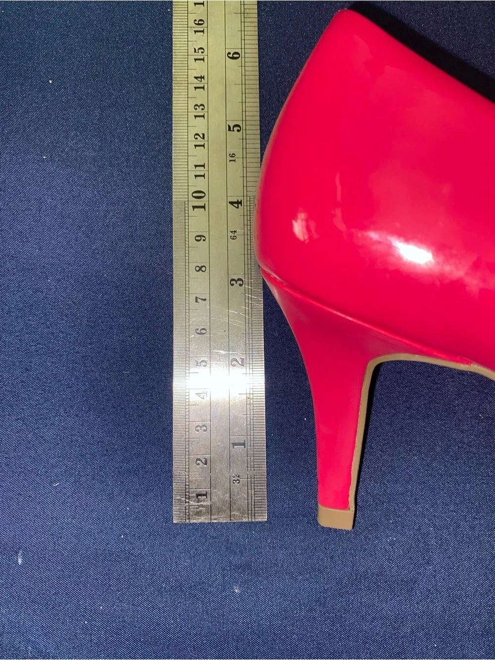 NWT comfort plus by Predictions Pink Patent Leather Mid Heel Pumps